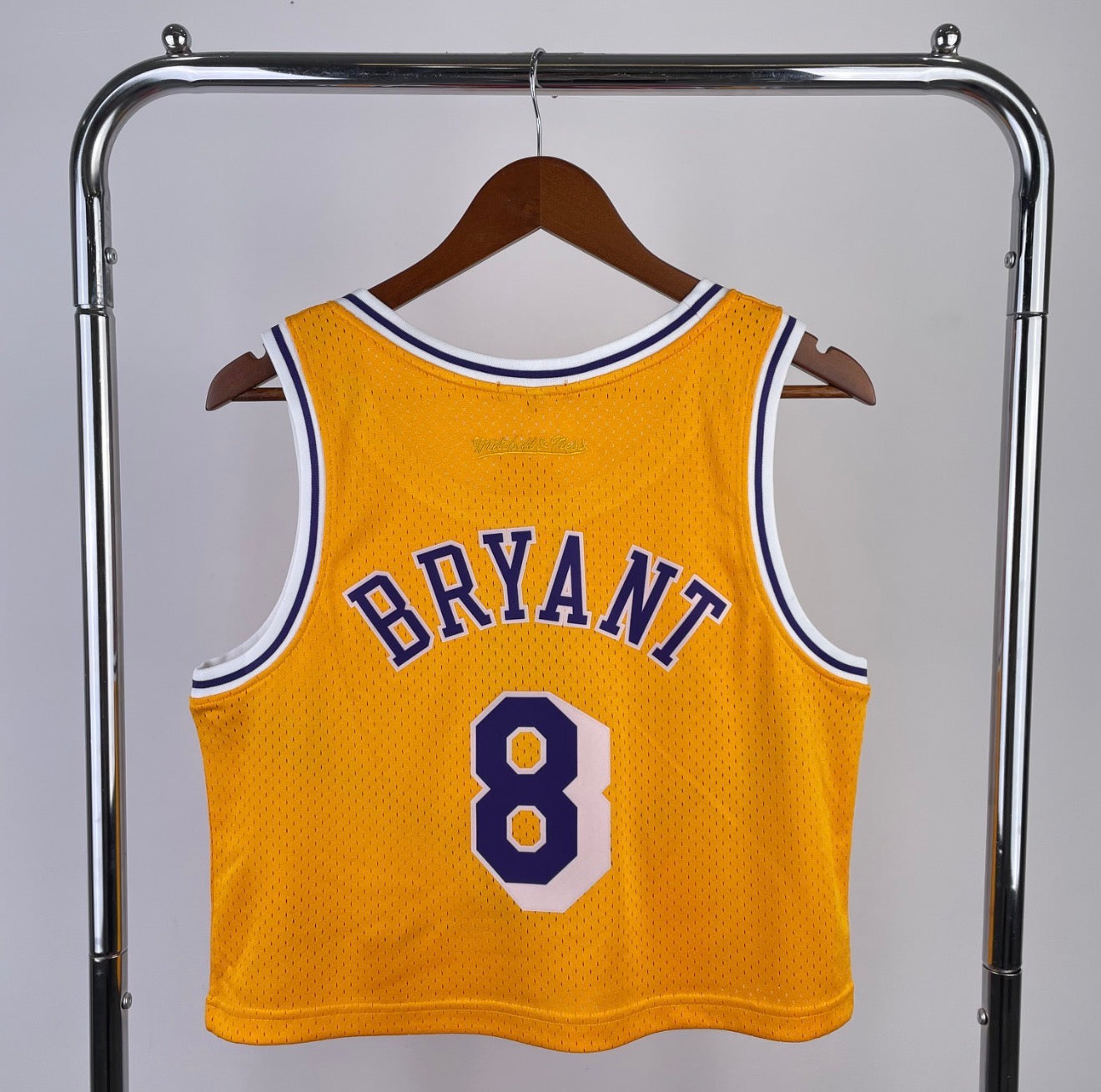 Mitchell & Ness Women's Hardwood Swingman - Los Angeles Lakers - Kobe Bryant #8 [Gold]